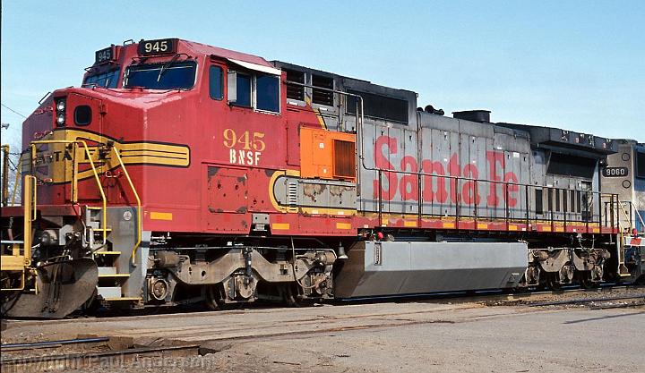 BNSF 945 C41 8W.jpg